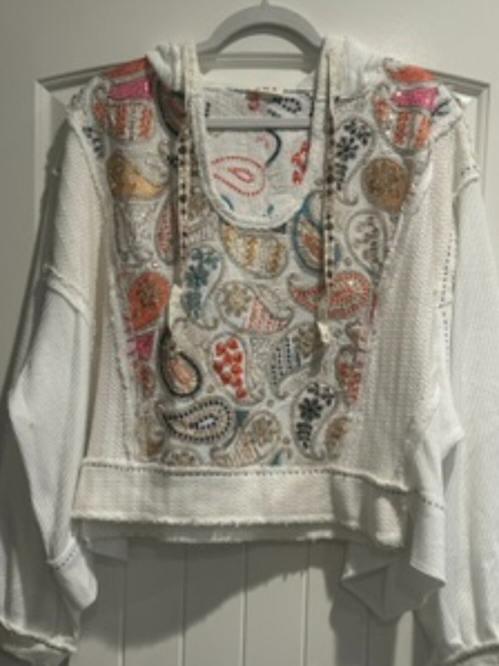 NWOT POL Cream Paisley Embroidered Accent Top size- MEDIUM - Picture 4 of 6